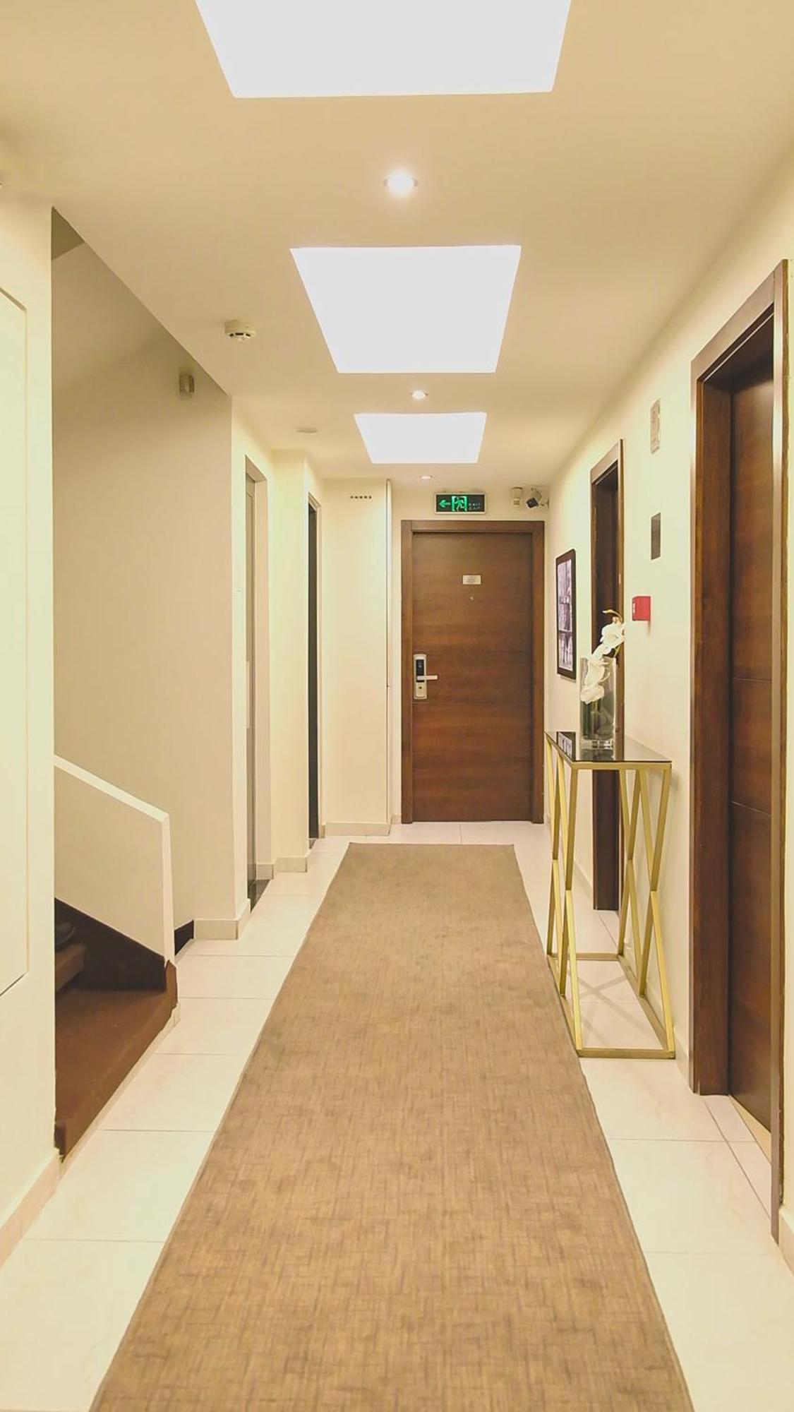 The Parisian Hotel Beirut Eksteriør bilde