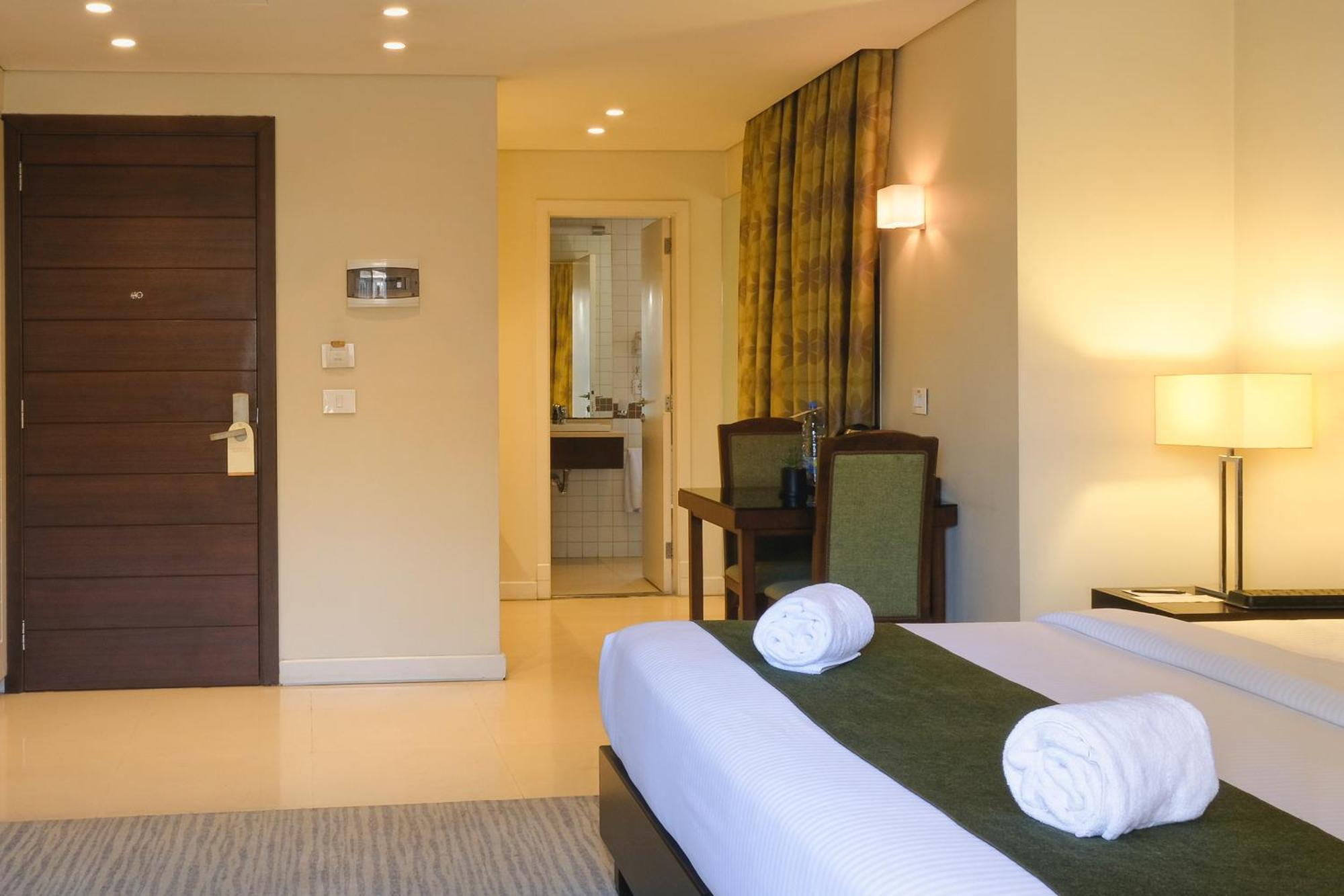 The Parisian Hotel Beirut Eksteriør bilde