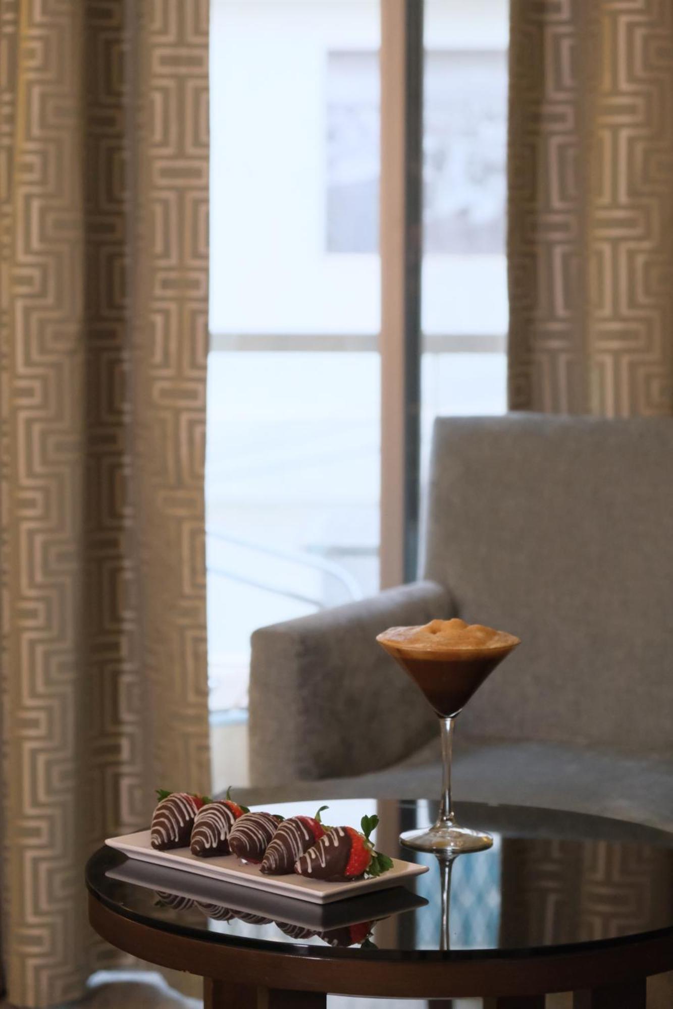 The Parisian Hotel Beirut Eksteriør bilde