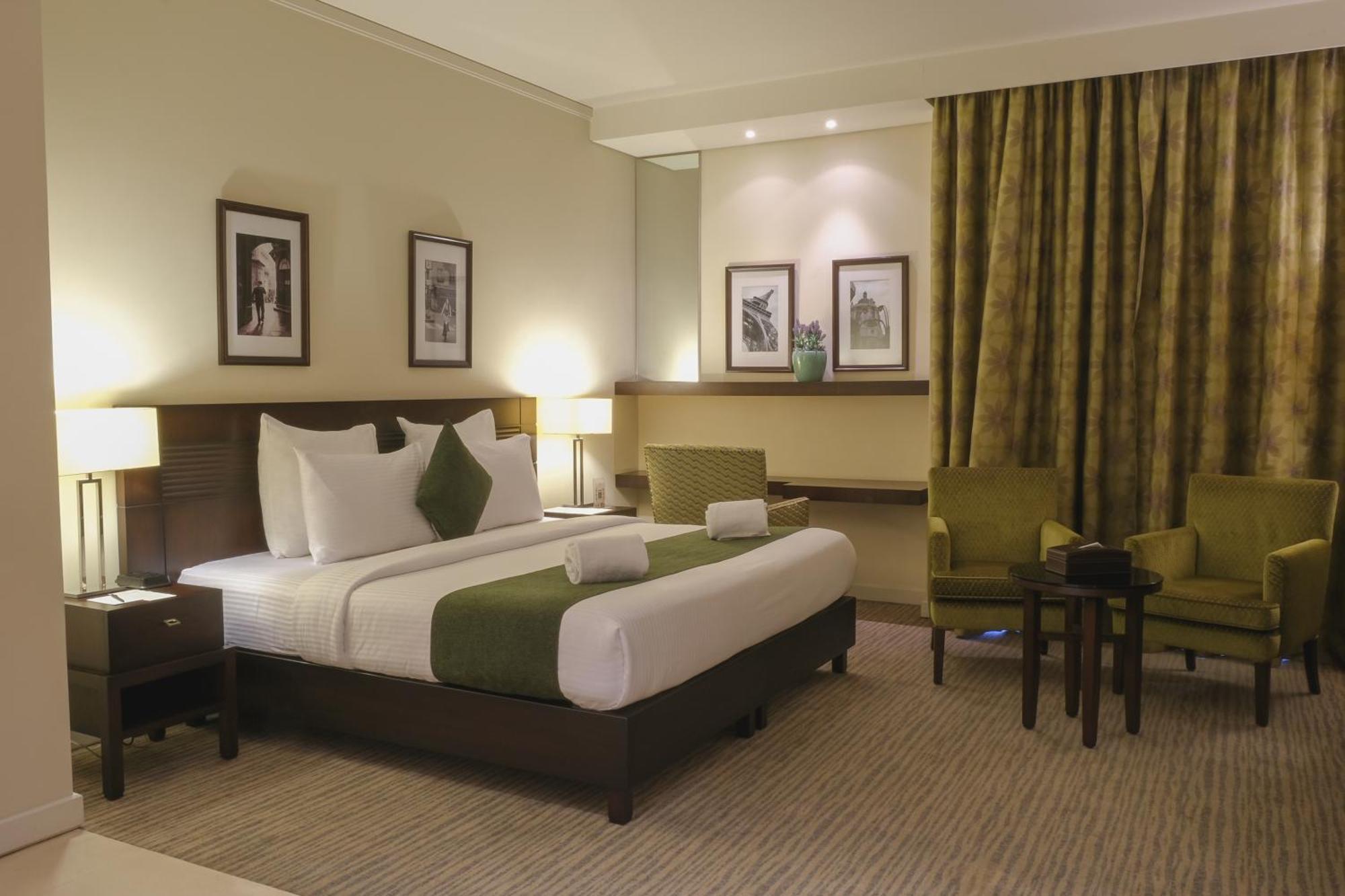 The Parisian Hotel Beirut Eksteriør bilde