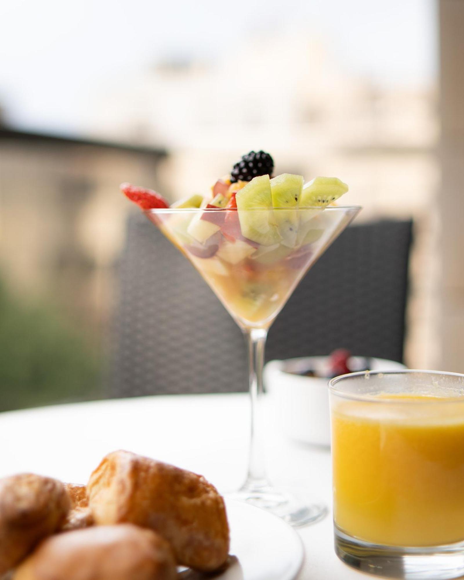 The Parisian Hotel Beirut Eksteriør bilde