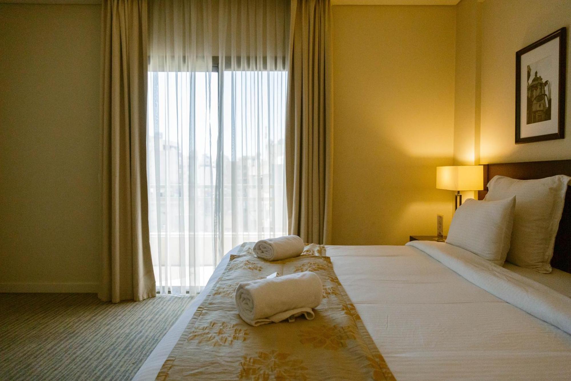 The Parisian Hotel Beirut Eksteriør bilde