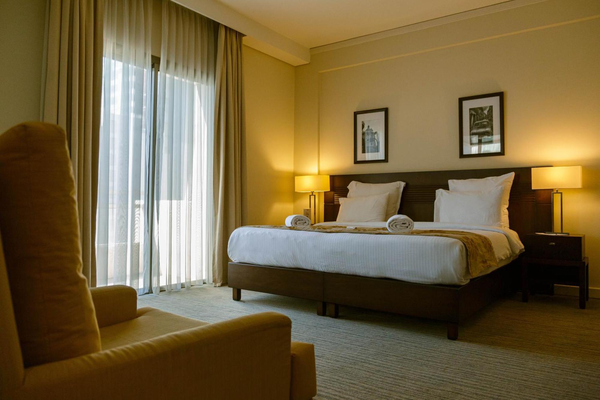 The Parisian Hotel Beirut Eksteriør bilde